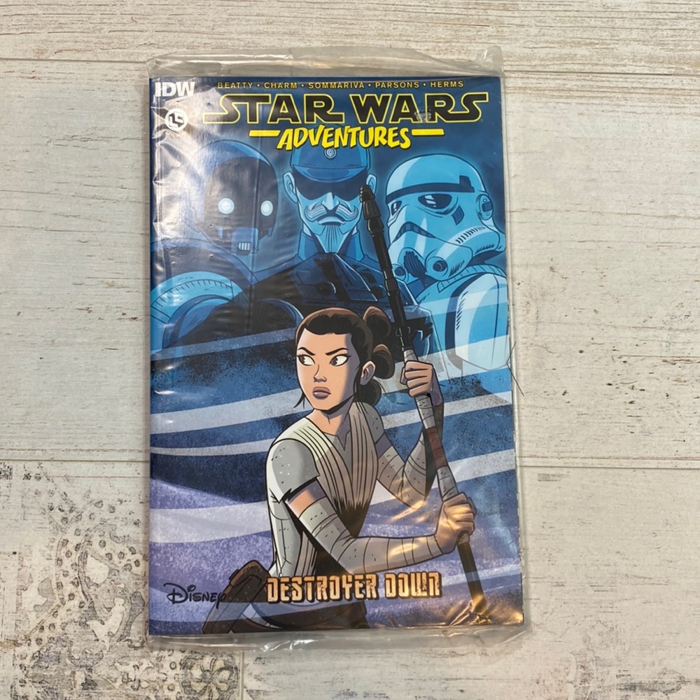 Loot Crate Exclusive Star Wars Adventures Graphic Novel Destroyer Down